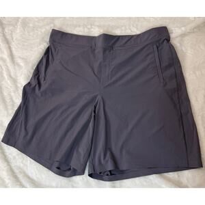 Athleta Brooklyn Bermuda Athletic Shorts Gray Zip Pocket 9” Inseam Women Size 20